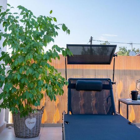 Apartment Paula With Private Jacuzzi And Parking- Near The Beach Zadar Exterior photo