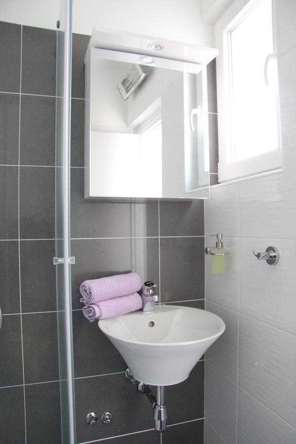 Apartment Paula With Private Jacuzzi And Parking- Near The Beach Zadar Exterior photo