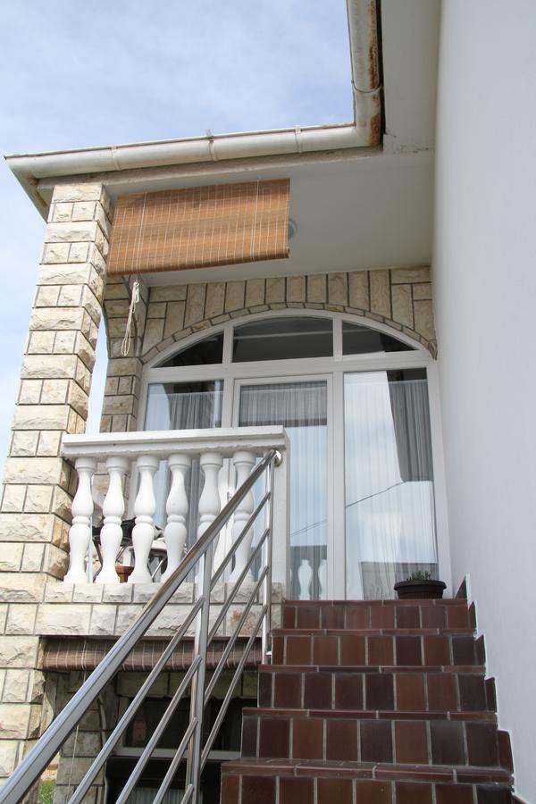 Apartment Paula With Private Jacuzzi And Parking- Near The Beach Zadar Exterior photo